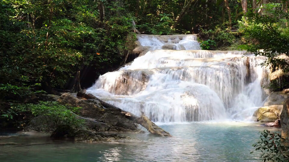 Waterfall, frame 13, CRF 28 encode